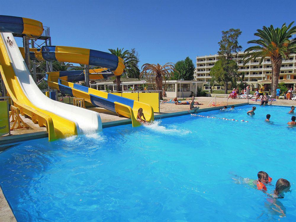 Messonghi Beach Holiday Resort Moraitika Extérieur photo